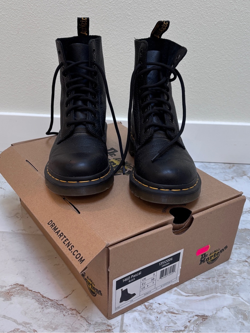 Dr. Martens Women's 1460 Pascal Virginia Leather Size 7